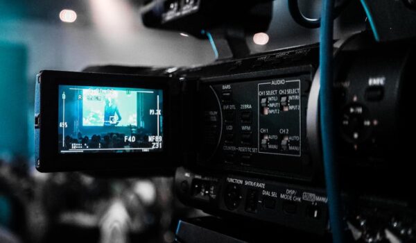Capturing Life: Exploring the Artistry of Photography in Film
